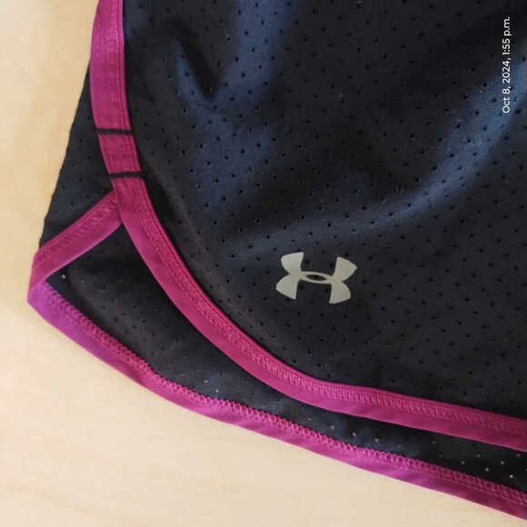 Under armour shorts pink and maroon with underwear activewear size small running - Picture 3 of 9